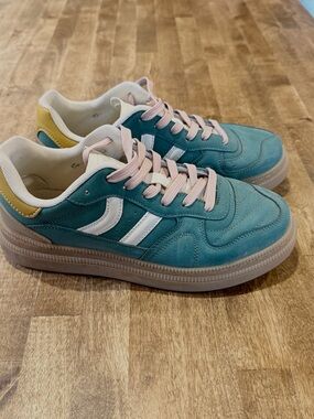 Madden Girl Women's Goalie Lace up Platform Sneaker Green snd Pink women size 7